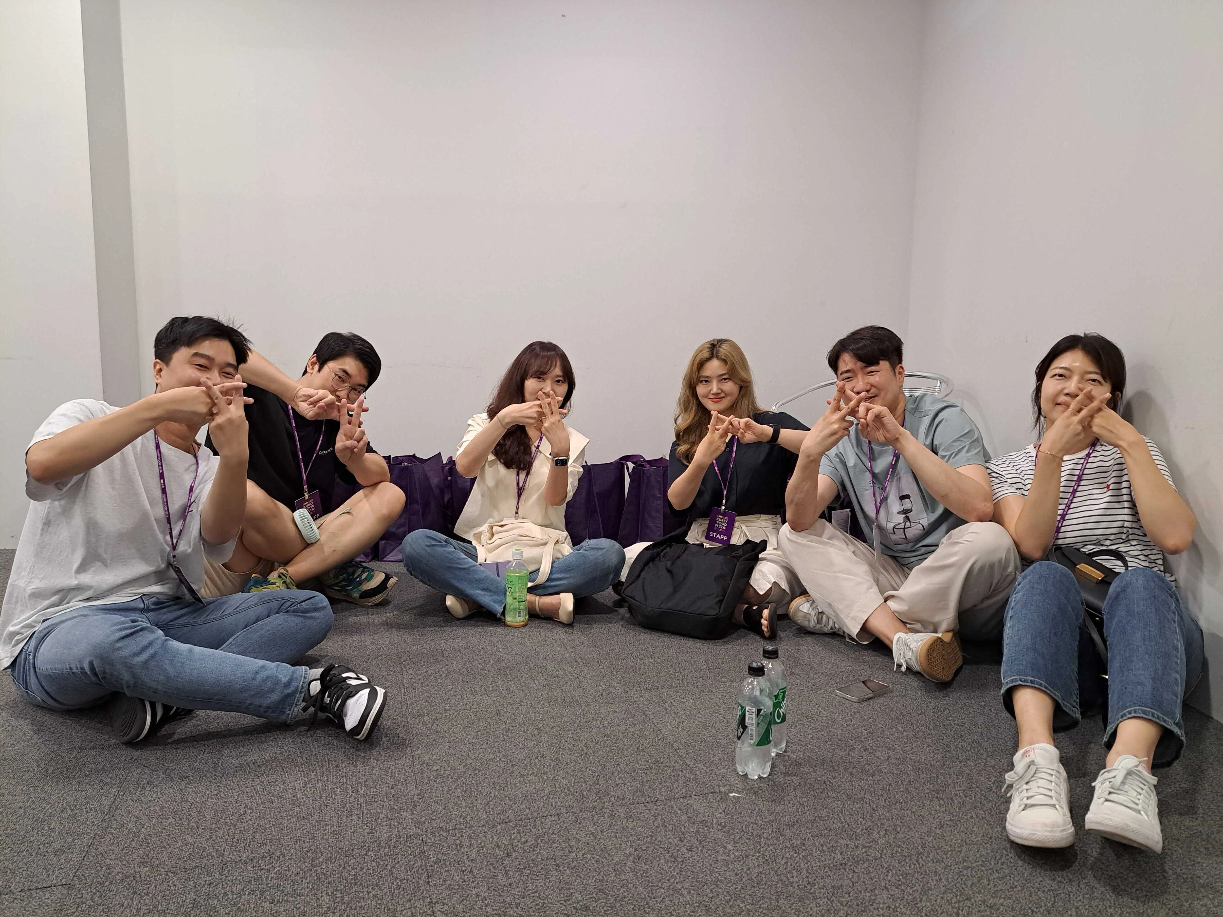 고객 리서치 활동을 모두 마치고 함께 모인 컬리로그팀